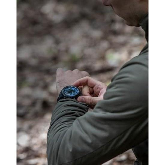 Suunto wristwatch Core altimeter barometer/thermometer compass depth measurement. Water-resistant up 30 meters. Outdoor sports watch 2-year warranty.