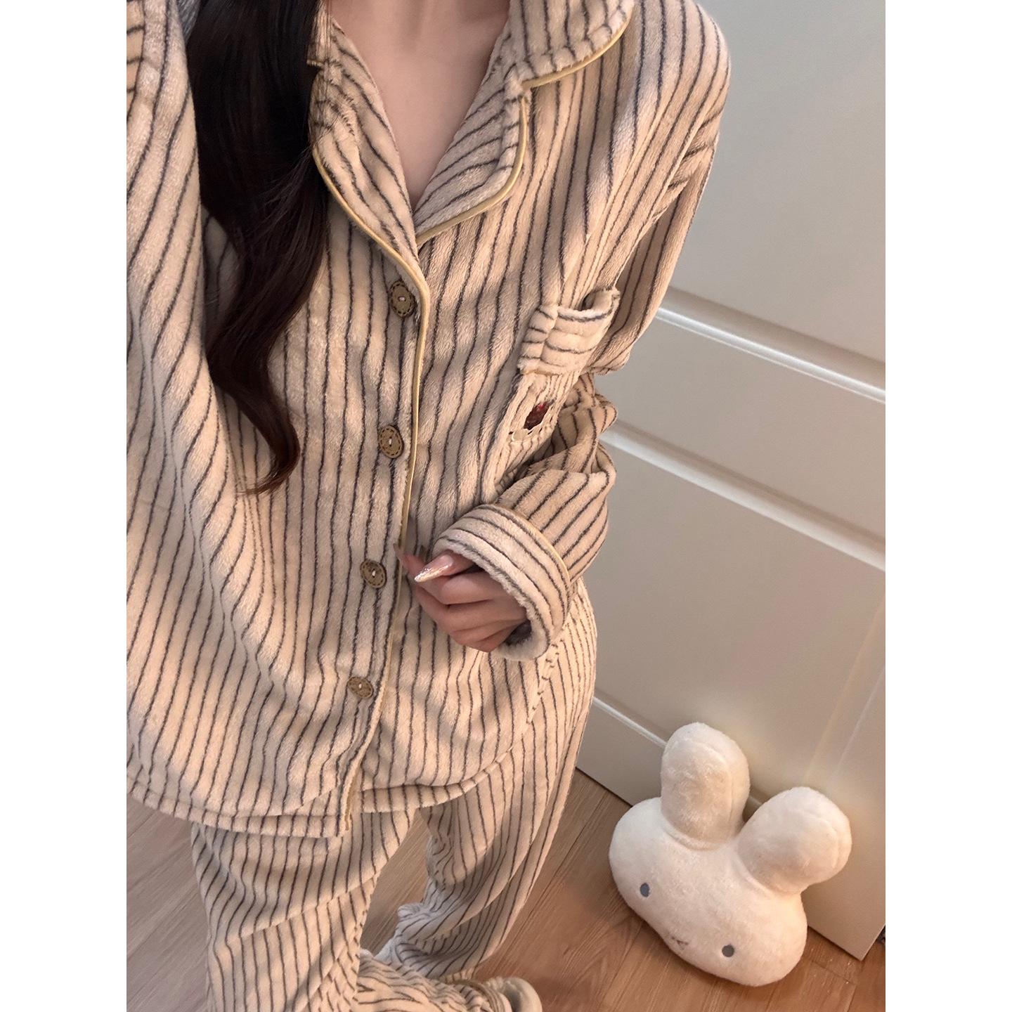 

Women s Leopard Print Grey Flannel Pajama Set - Turn-Down Collar Cardigan, Casual, Comfortable, Warm Homewear for Autumn/Winter Size 4 (110-140kg)