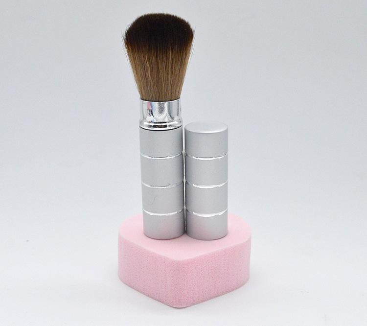 

Retractable Metal Makeup Blush Brush