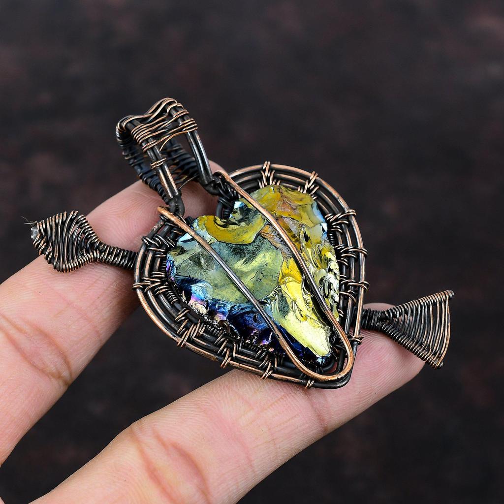 Titan-Druzy-Anhänger, Kupferdraht umwickelter Anhänger, einzigartiger Edelstein-Anhänger, handgefertigter Kupferdraht-Schmuck, Geschenk für ihn, Herz- und Pfeil-Anhänger