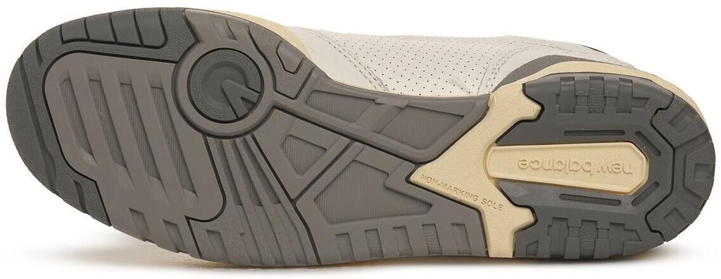 Кроссовки New Balance 550 цвета морской соли с серым и кальциевым покрытием