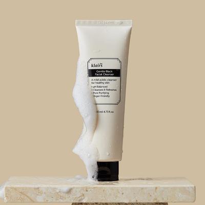 Gentle Black Facial Cleanser 140ml