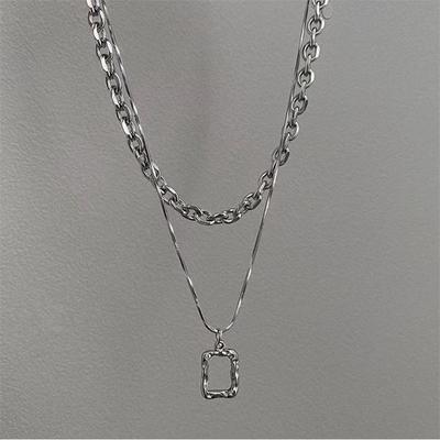 Collana a Catena Lunga Multistrato Hip Hop Unisex alla Moda per Donne Gioielli Regali Accessori Collana con Ciondolo Quadrato