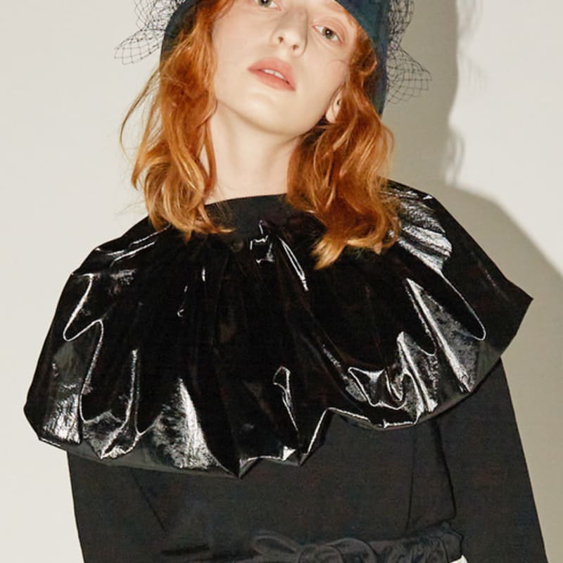 

ACONTT Unique Volume Cape - BLACK BLACK