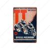 DORA Segno in Latta TT Isle Of Man Poster Metallico Retro Vintage Segni in Latta Gare di Motociclette Targhetta Piatto da Parete Pub Bar Garage Decorazione Casa xcm