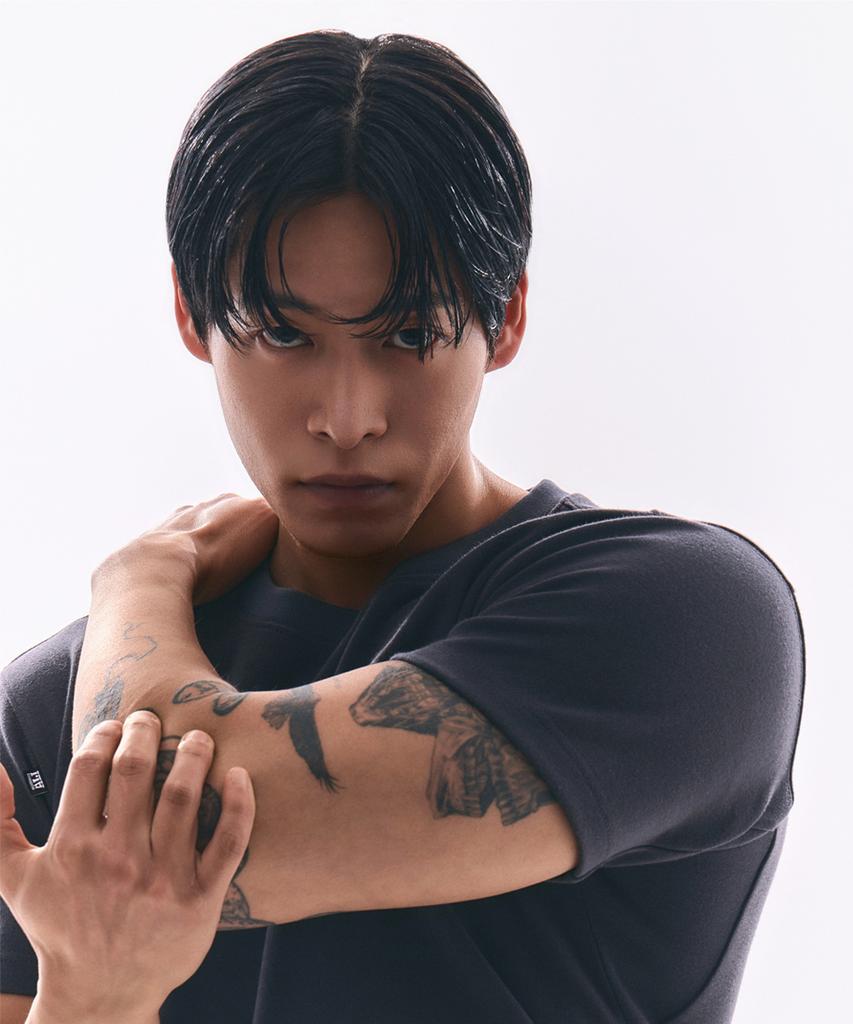 Weideun [Ali] The Greatest Muscle Fit Short Sleeve Charcoal