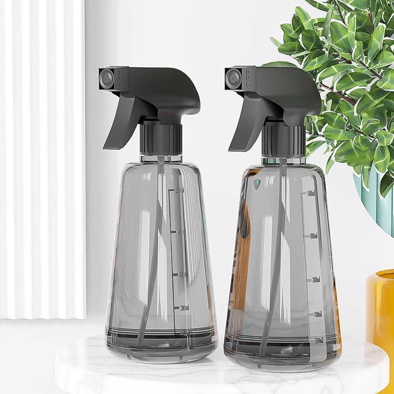 

Thickened Fine Mist Hand-Pressure Watering and Disinfection Spray Bottle for Gardening and Household Use 1 piece