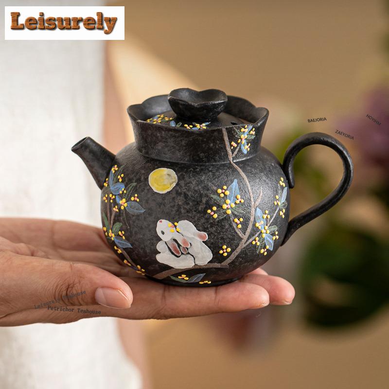 HOYIHM 171ml Hand Painted Moonlight Jade Rabbit Teapot Vintage Tea Infuser Pot Tea Maker Kettle With Ball Hole Tea Ceremony Gift