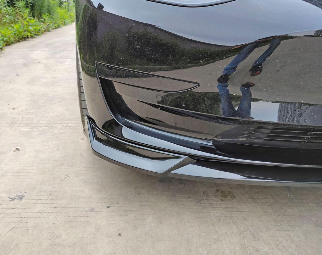 Compatible with Tesla Model 3: Modified Front Lip, Rear Spoiler, Side Skirts, Roof Spoiler, and Small Body Kit for P Version