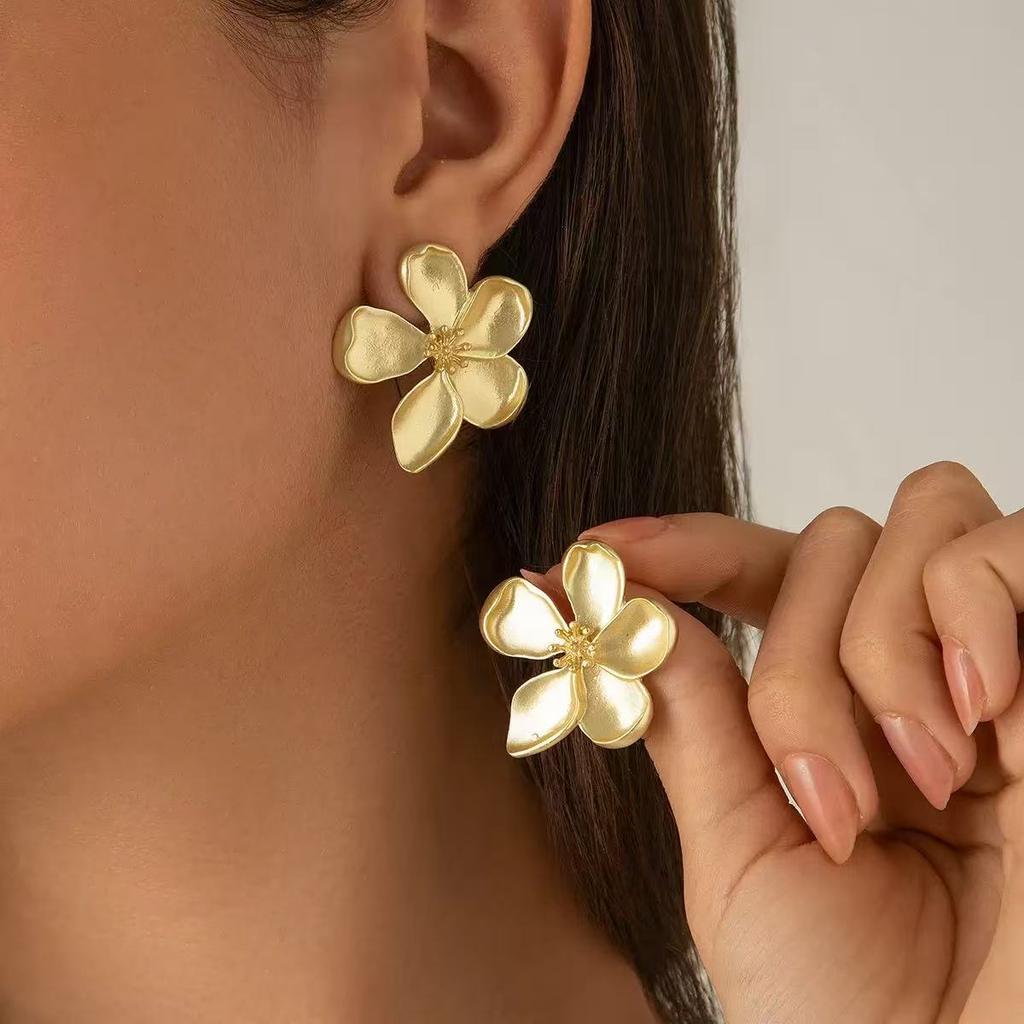 Matte Flower Retro Earrings For Women, Exaggerated Design Earrings, Fashionable And Versatile Earrings With Personality