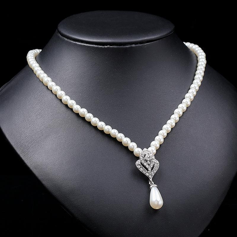 European and American Fashion New Pearl Necklace Jewelry Set Diamond Rose Hollow Pendant Pearl Fringed Bride Chain