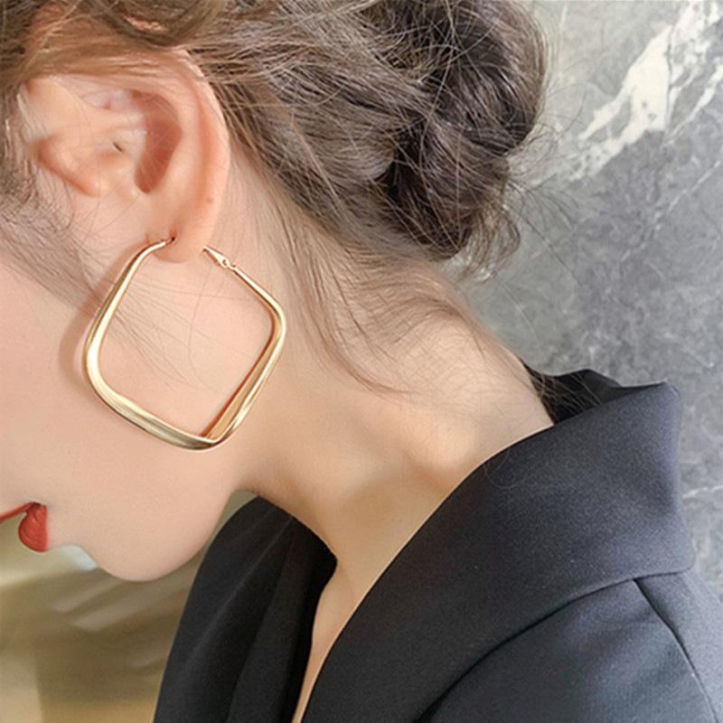 Trendy Hollow Chain Hoop Earrings Temperament Simple Circle Statement Earrings Jewelry Metal Geometric Fashion Earrings