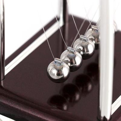 Frühkindliche Bildungswerkzeuge Heimdekoration Balanceball-Modell Physik Wissenschaft Wiege Waage Stahlkugeln Schulunterrichtsmaterialien