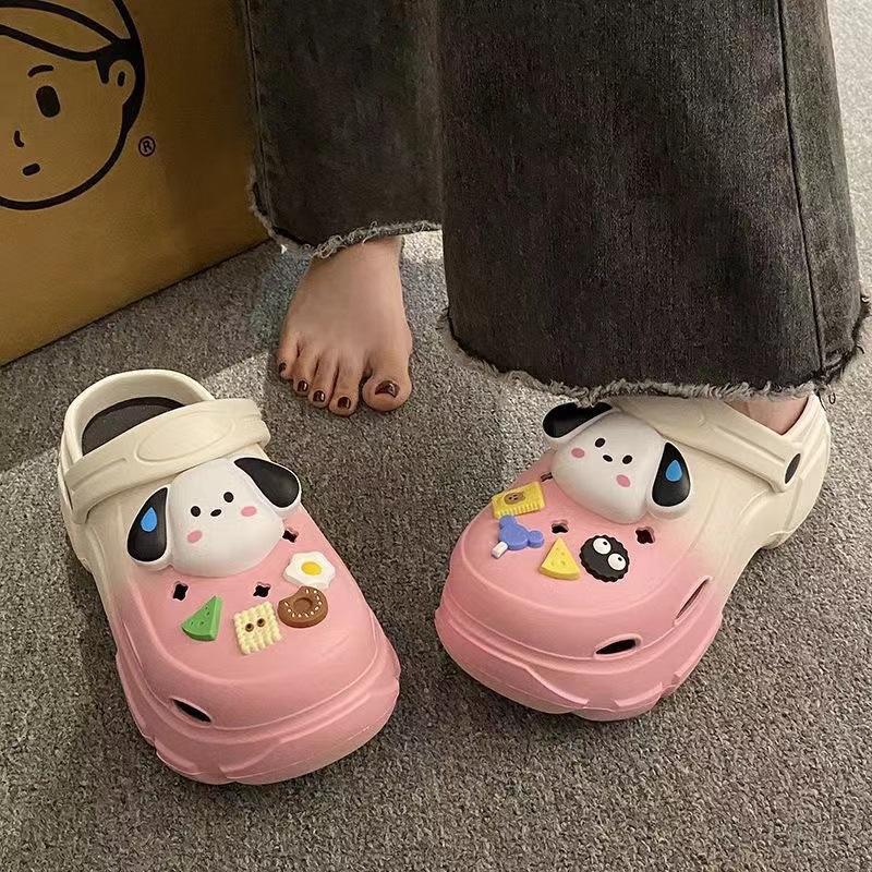 Internet Celebrities Gradually Change Thick-soled Hole Shoes Women Summer Wear New Fashion Pearl Heightening Non-slip Bag Head Cool Slippers