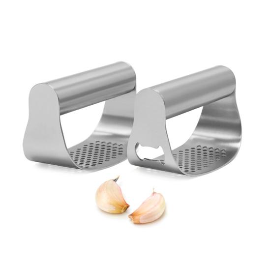 

Чеснокодавка из нержавеющей стали Эргономичная ручка Легко моющаяся чеснокодавилка Дробилка с открывашкой для бутылок Экономия времени на кухне A серебряный
