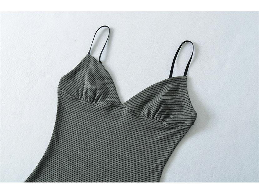 Spicy V-Neck Striped Camisole: Summer 2026 Slim-Fit Sleeveless Crop Top