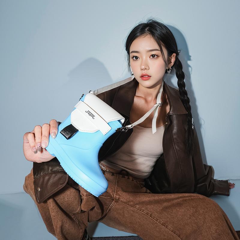 Mini Rain Boot Crossbody Bag - Creative Waterproof Shoulder Bag for Women, Cute Novelty Purse In Multiple Colors