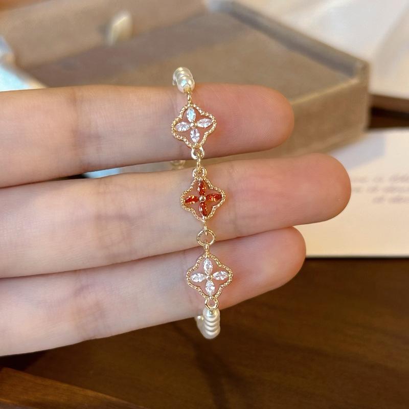 Women's Light Luxury Niche Clover Bracelet