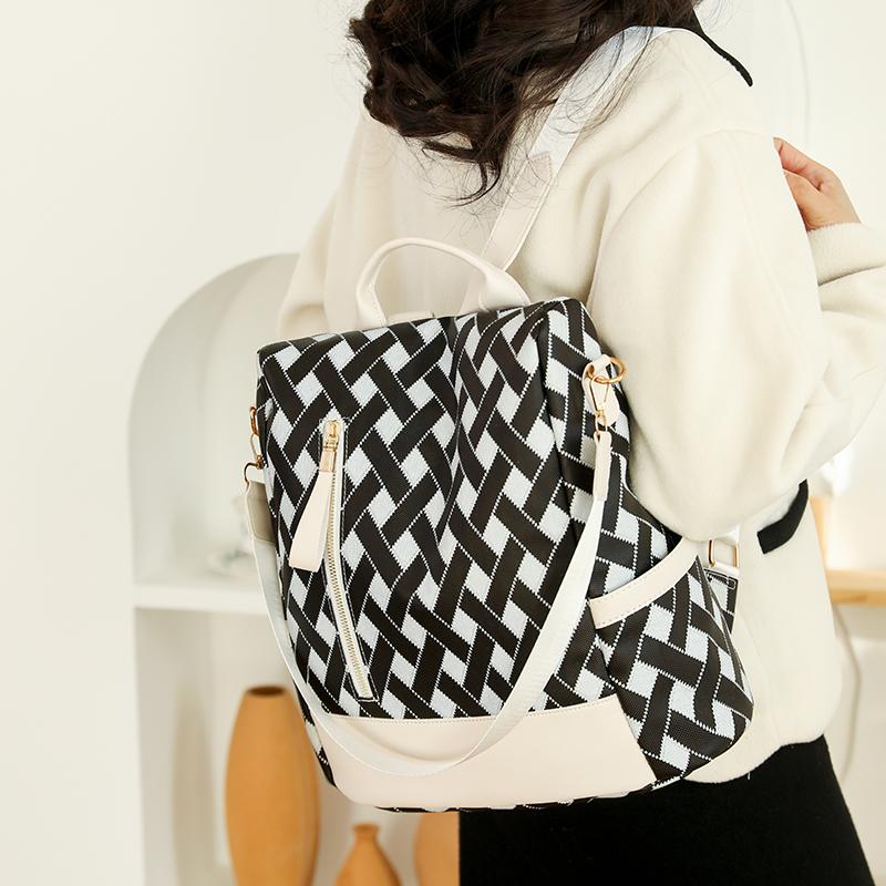 Anti-theft Backpack Women's Contrast Color Outdoor Travel Backpack Nylon Schoolbag