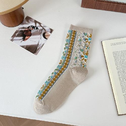 

Ethnic Style Retro Women Socks Flower Embossment Harajuku Vintage Cotton Long Socks Autumn and Winter Japanese Middle Tube Socks One Size жовтий