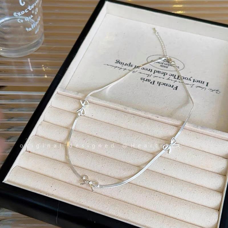 Cold Wind High-end Bow Snake Bone Necklace Women's New Simple Niche Design Collarbone Chain Bracelet