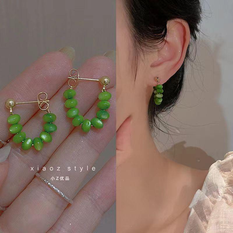Sweet little fresh green opal stud earrings Mori pastoral stone beaded earrings s earrings зелёный