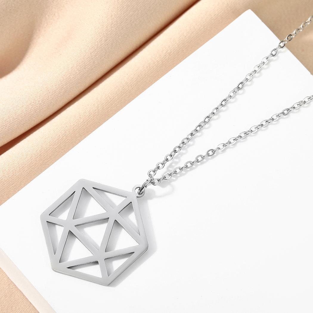 

Kinitial exquisite stainless steel Geometric Dice Necklace D20 Necklace Polyhedral Dice Charm jewelry Christma gift girlfriend срібний