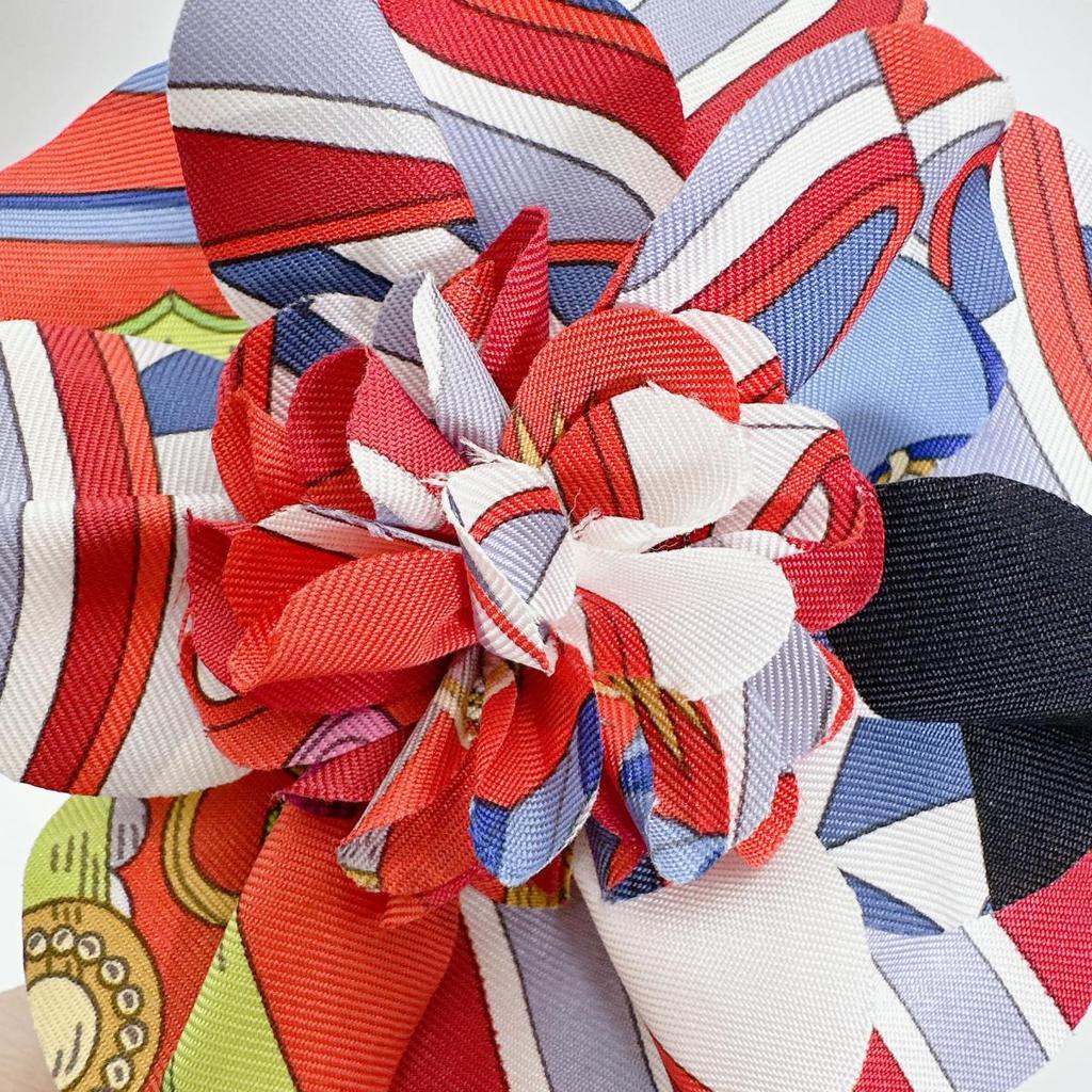 HERMES silk flour Brooch corsage silk Red Women Storage box Used