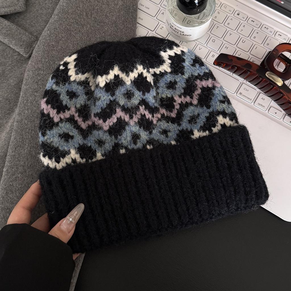 Fair Island contrasting color knitted wool hat women's season versatile big head circumference showing face small ear protection warm pullover hat