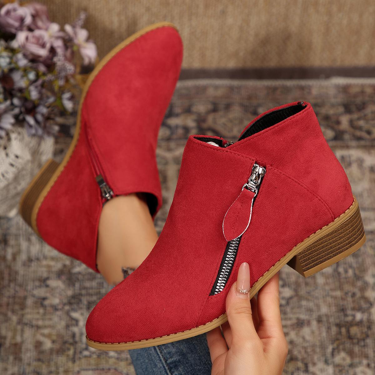 

Европейские и американские тренды большой размер толстая подошва однотонные с острым носком боковая молния ботинки мартин женские весна и осень 2025 новый короткий женский бо 43 красный