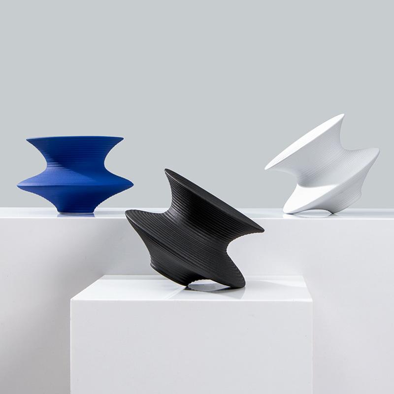 Irregular Gyro Geometric Hat Sculpture Ornament, Resin Crafts for Living Room Decoration, Desktop Sculpture, Home Decoration