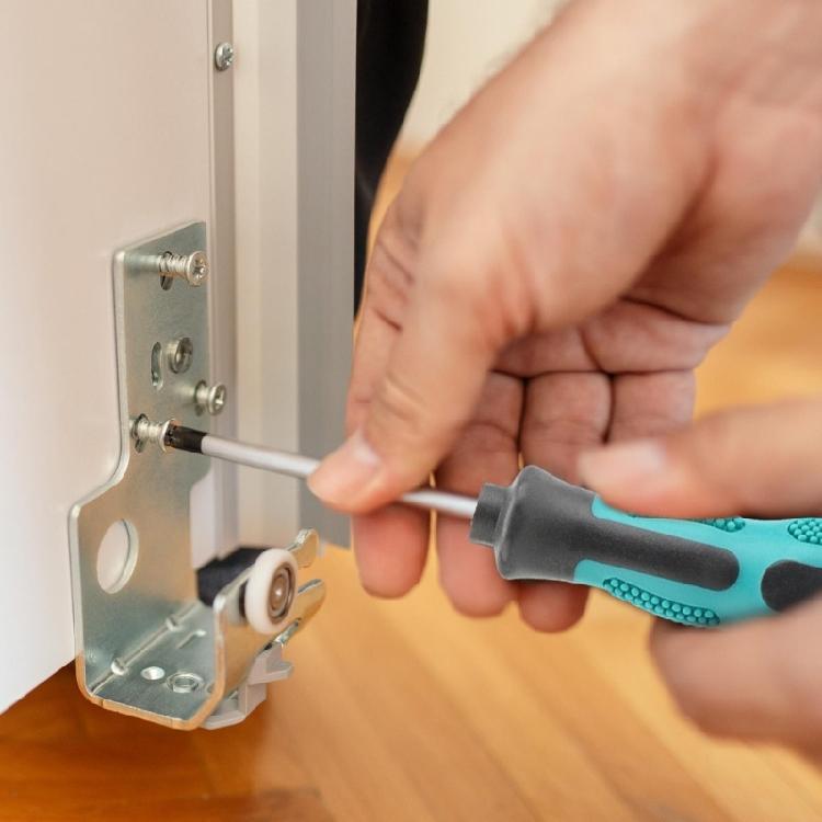 Crosses/Straight Type Screw Driver Hand Tool Multipurpose Handle Screwdriver Set with Magnetic Insulated Security Repair