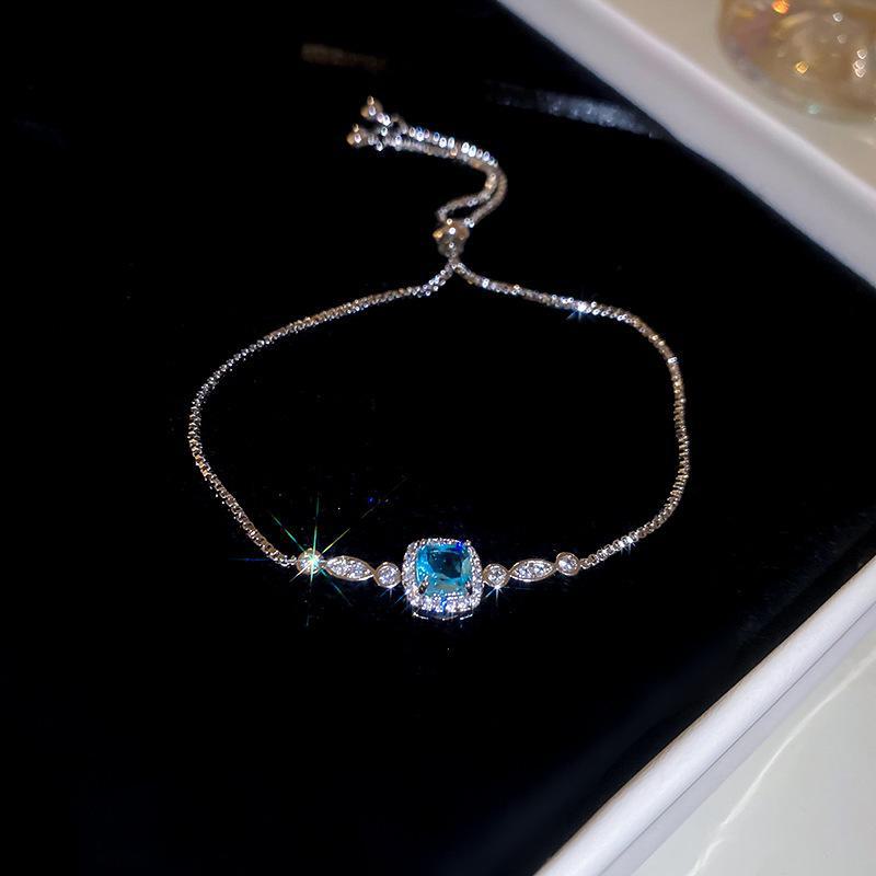 "High-End Luxury Drop Necklace and Earrings Set - European and American Niche Versatile Jewelry"