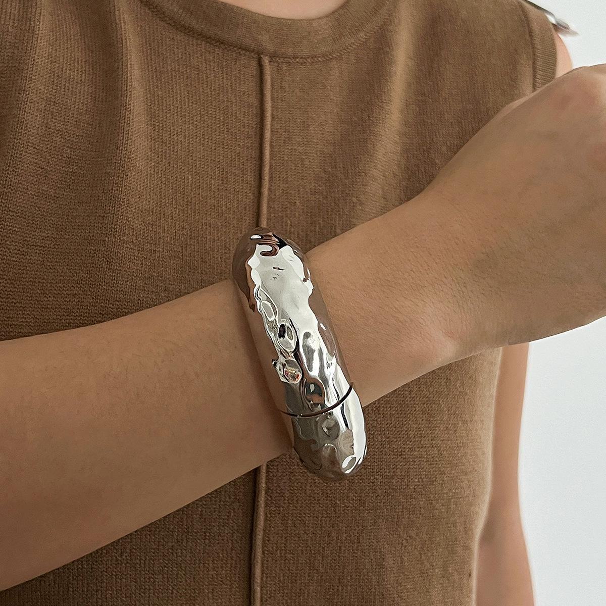 

Высококачественный браслет из нерегулярного сплава с пружиной: Европейская и американская мода