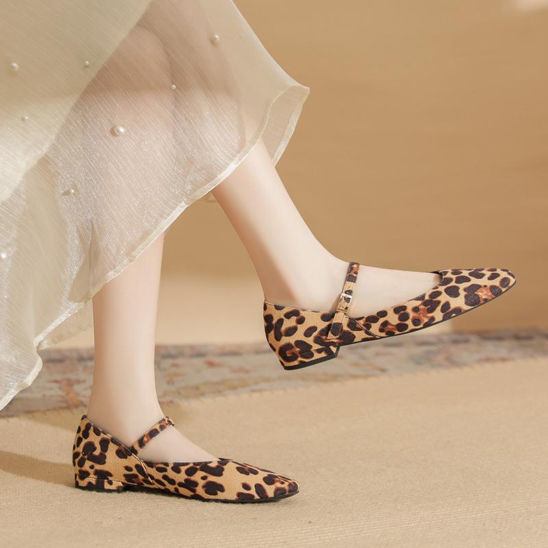 22303 flat shoes women's thick heel 2025 new square head one-word buckle with low heel leopard print light mouth splicing single shoe