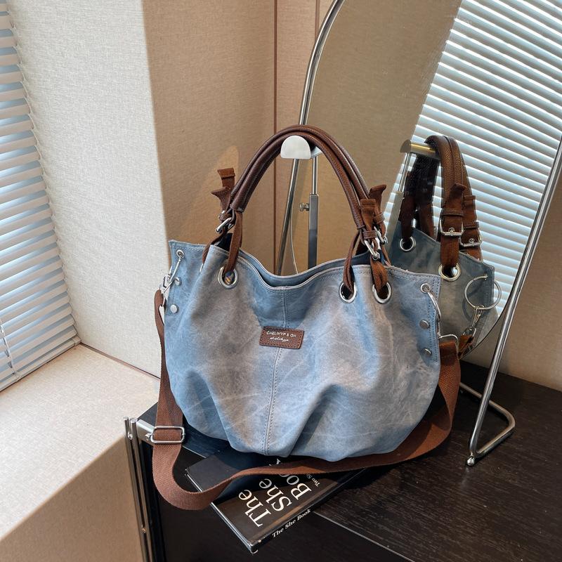 Large-capacity Bag Women's New Retro and Old Commuter Messenger Bag Fashionable One-shoulder Portable Tote Bag