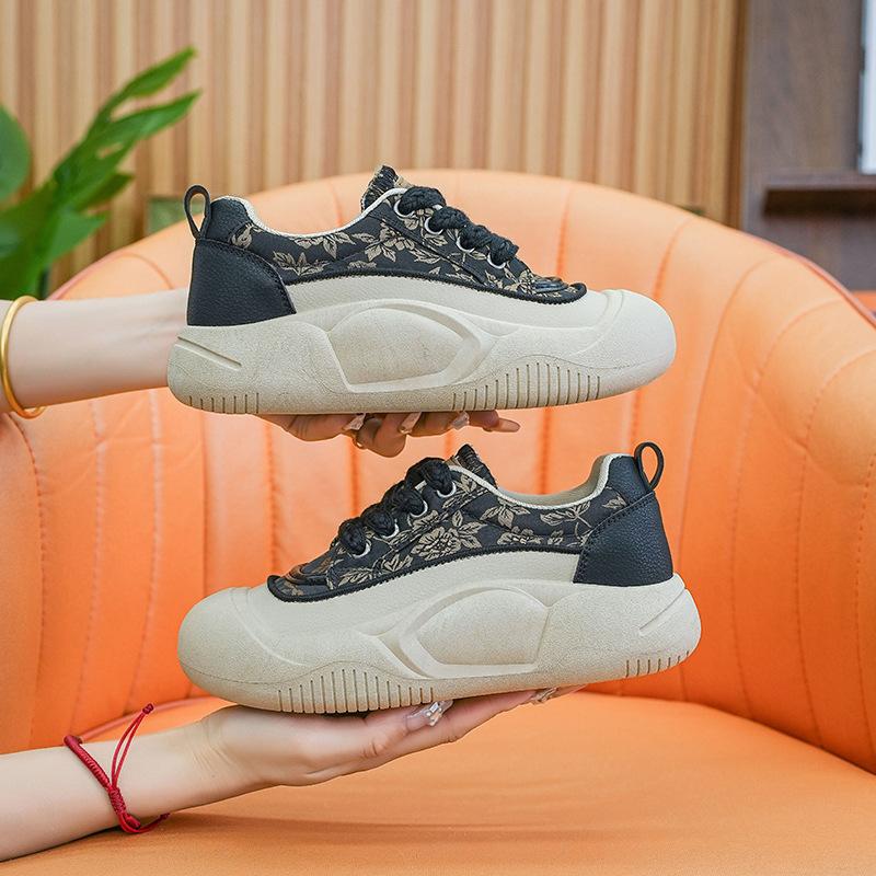 Fashion New retro fashion shoes for women in spring autumn soft soled versatile comfortable thick soled wear-resistant sports shoes