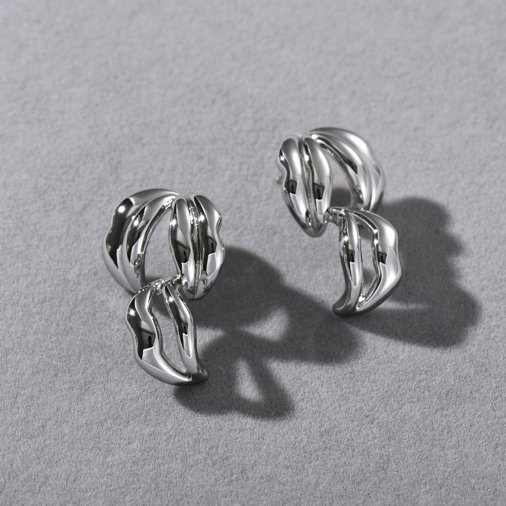 Retro French Irregular Hollow Lip Earrings S925 Silver Needle Stud Earrings Simple And Fashionable Personalized Design Earrings