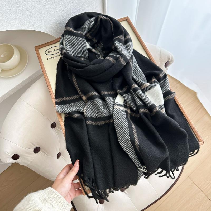 Autumn and Winter Warm White Scarf Women's Thickened Atmosphere Scarf Student Imitation Cashmere Plaid Fringed Shawl