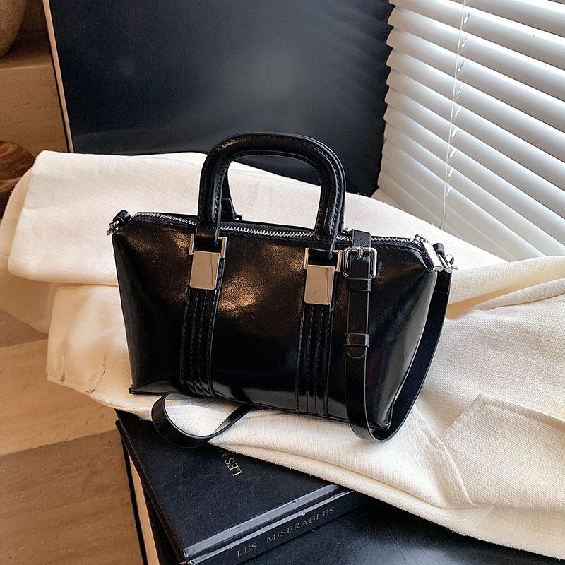 High-end small bag women's new spring and summer versatile messenger bag portable small bag