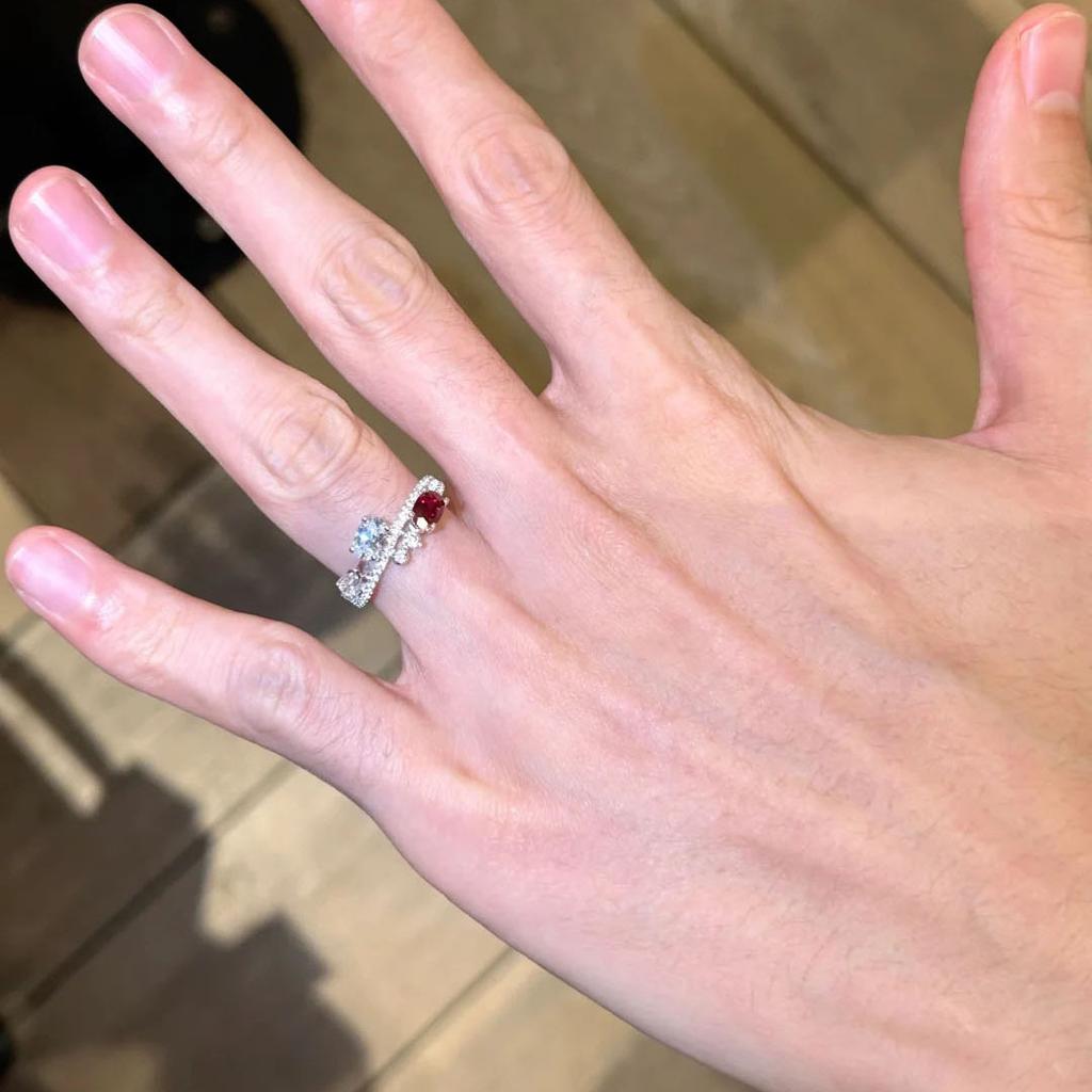 Classic fresh elegant ring with red diamonds unique light luxury interlocking design rings for women party jewelry gifts