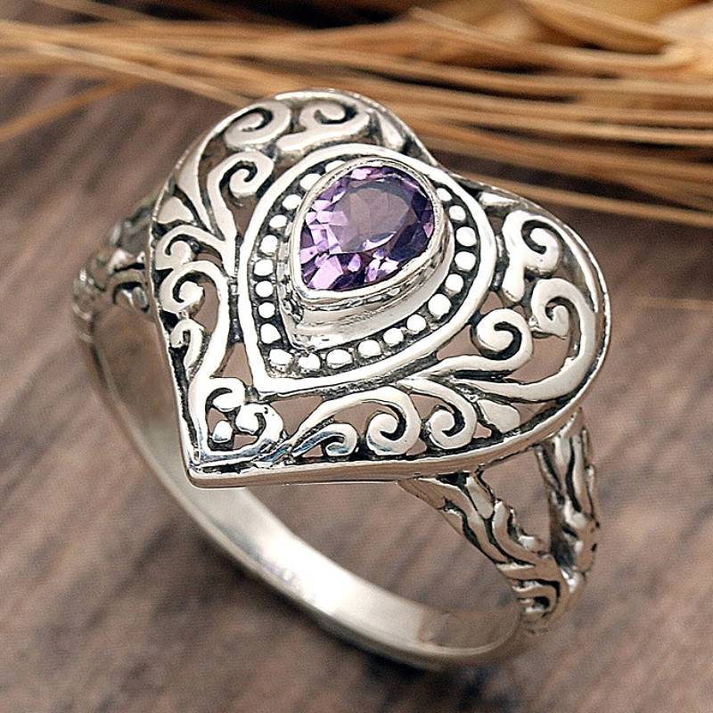 

Huitan Heart Women Ring Hollow Out Inlaid Shiny Purple CZ Vintage Accessories Engraved Design Party Daily Temperament Zircon 10