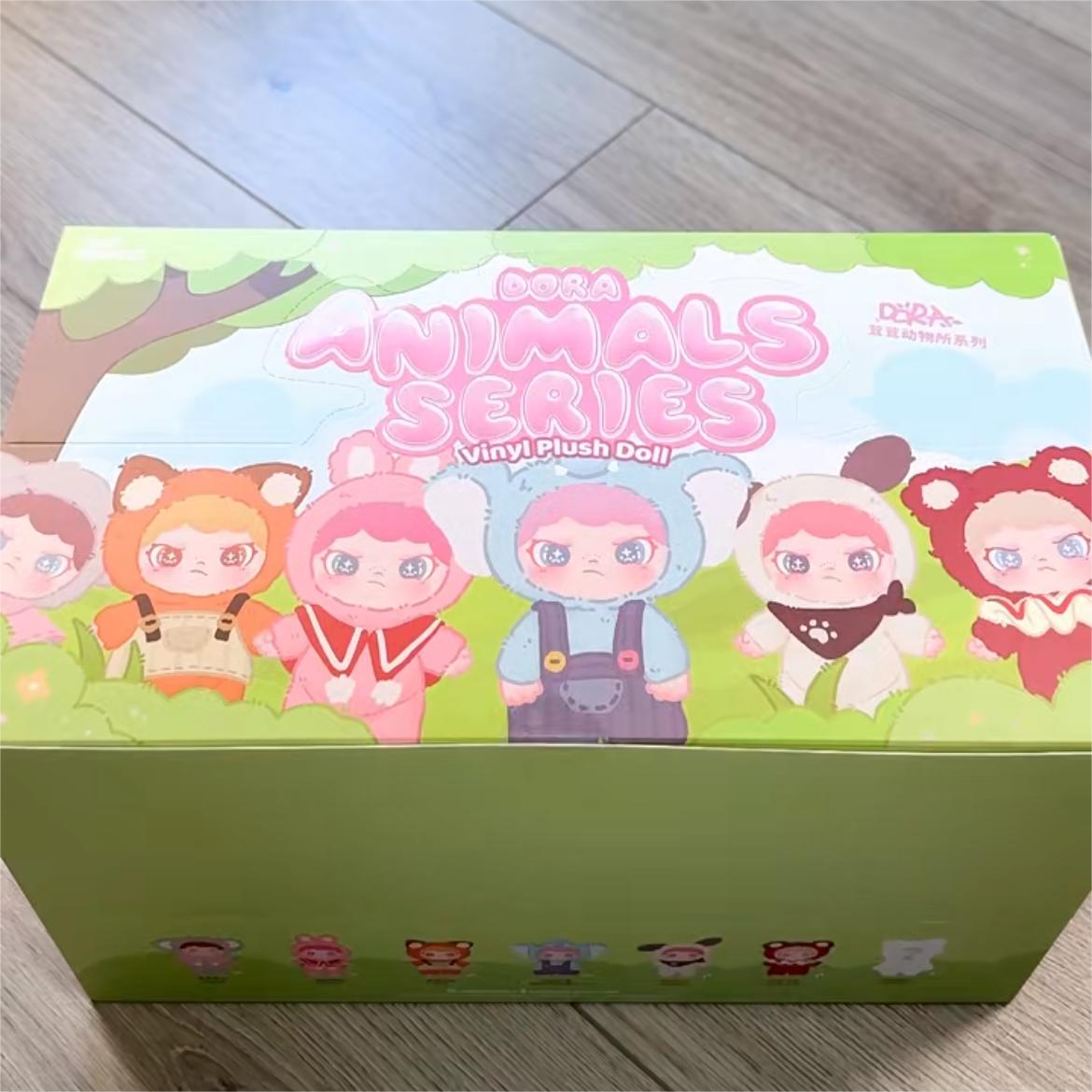 

Dora Animals Blind Box Виниловая кукла Плюшевая бархатная фигурка ручной работы Пушистая плюшевая подвеска Куклы Милая художественная игрушка Модель Статуэтка Подарок Official Genuine