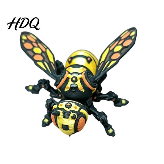 Customizable Poseable Figure 3D Printed Articulated Bee Toy Keychain Ornament Posable Mechanical Creature Model Insect Figurine for Desktop