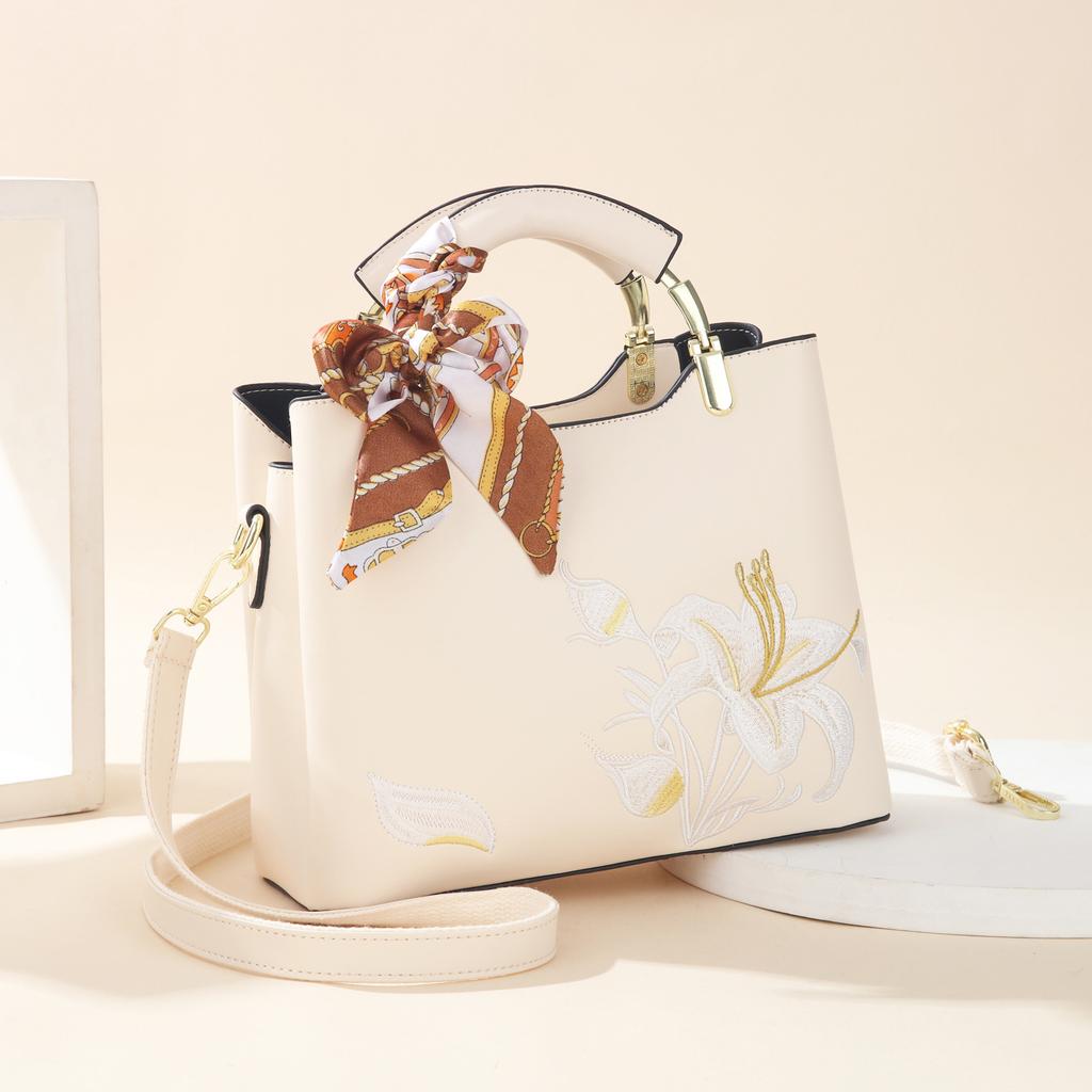 Mother's Day Gift Embroidery New Chinese-style Large-capacity Portable Lady's Mother Bag Atmospheric High-end Messenger Women's Bag