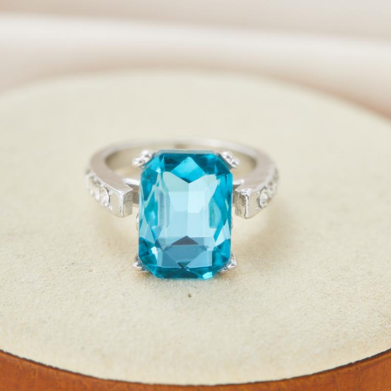 Europe and The United States Classic Square Inlaid Zirconia Ring, Women's Retro Trend Holiday Party Jewelry Accessories