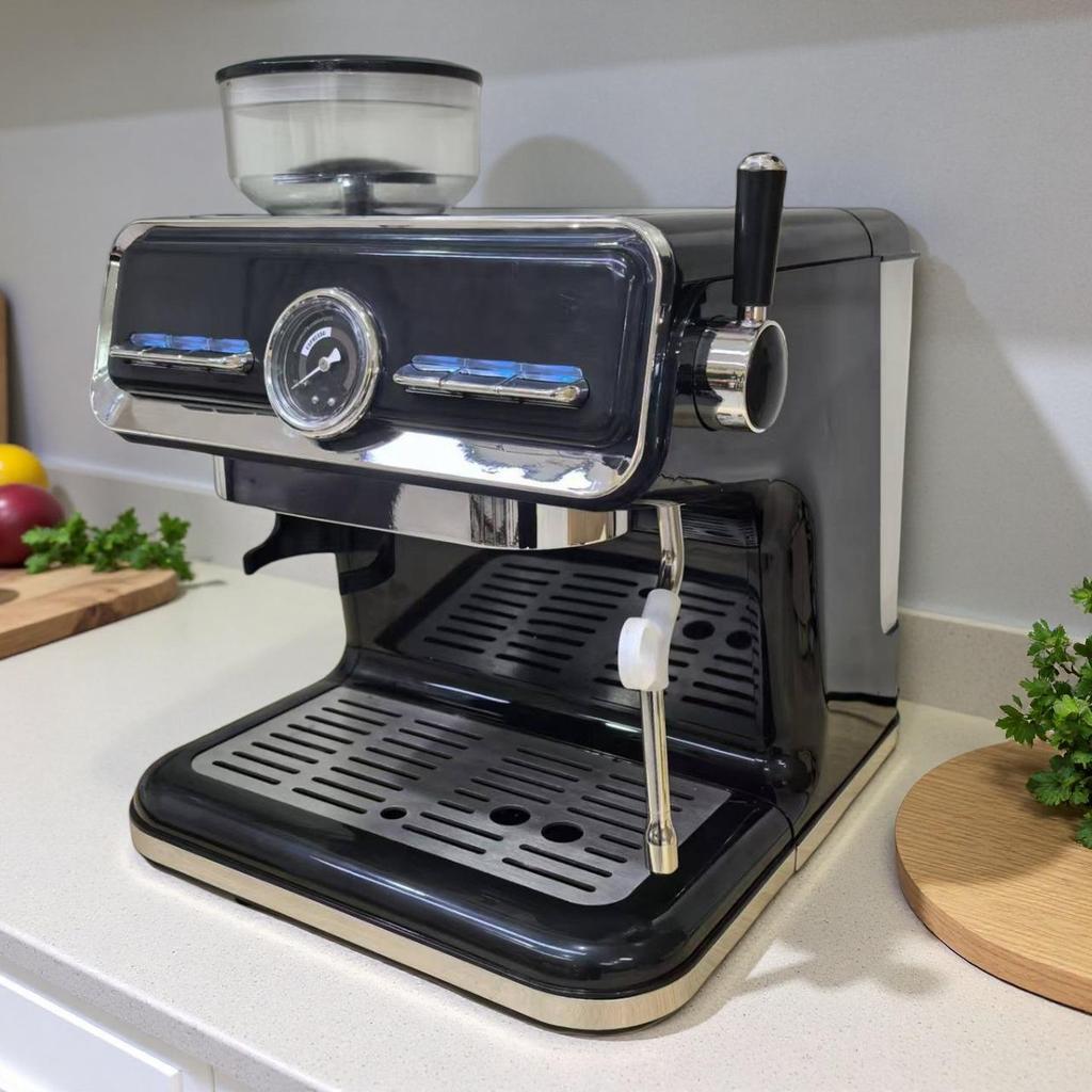 Italian Semi-Automatic Coffee Machine with Pump Pressure for Home Use - Integrated Coffee Bean Grinding and Frothing System