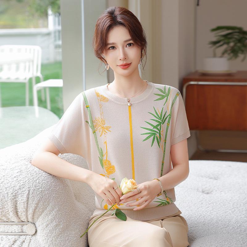 

2026 Stylish Mother s Day Ice Silk Short-Sleeve Top for Middle-Aged Women 3XL (Recommended 120-135 lbs)