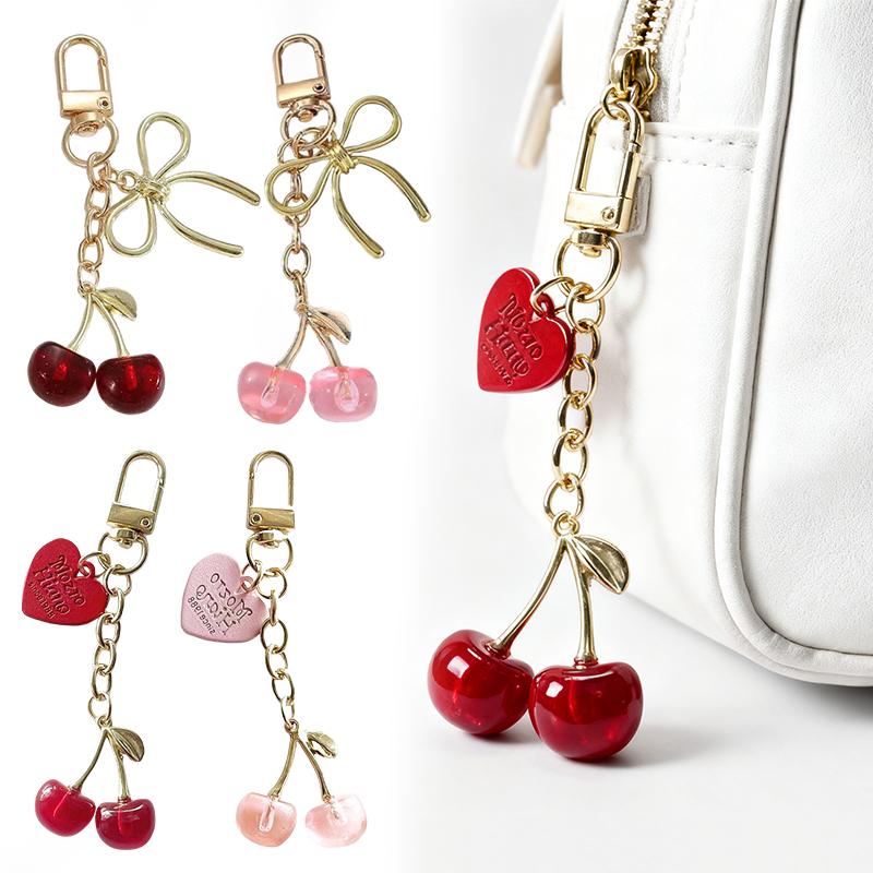1 Stück Tasche Exquisit Niedlich Langlebig Kirschfarbener Anhänger Realistischer Schlüsselanhänger Schick Realistisch Premium 9x3cm