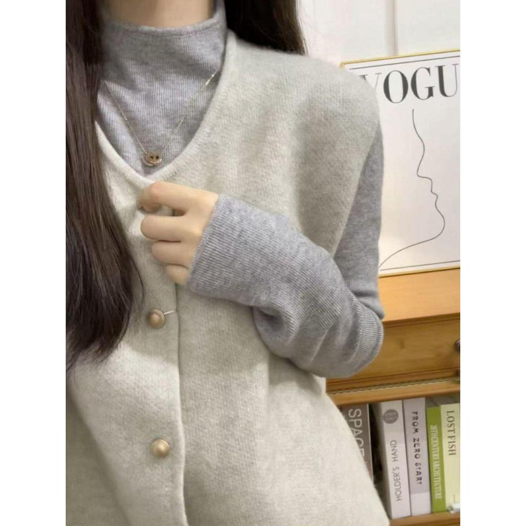 Light Luxury Retro Knit Vest & Sweater Two-Piece Set for Women - Slimming, Versatile, Gentle, Trendy.